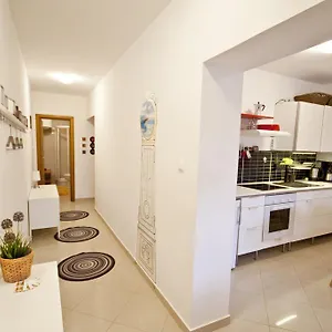 adela-apartments.primorje-gorskikotar.com/